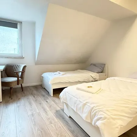 Apartments Im Herzen Von Neumuenster Innenstadt & Hbf Fusslaeufig, Mit Privatparkplatz Exterior foto