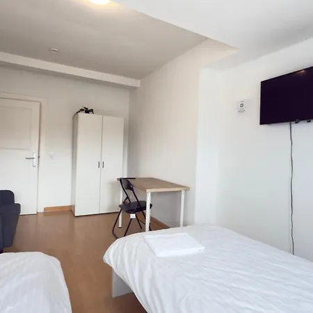 Apartments Im Herzen Von Neumuenster Innenstadt & Hbf Fusslaeufig, Mit Privatparkplatz Exterior foto