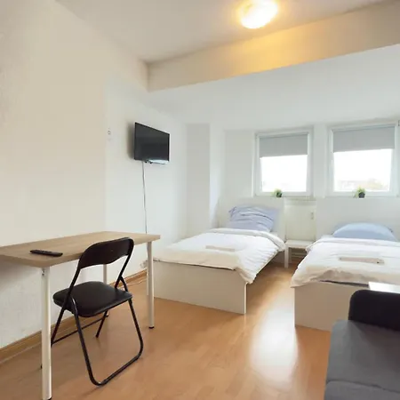 Apartments Im Herzen Von Neumuenster Innenstadt & Hbf Fusslaeufig, Mit Privatparkplatz Exterior foto
