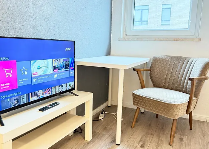 Apartments Im Herzen Von Neumuenster Innenstadt & Hbf Fusslaeufig, Mit Privatparkplatz