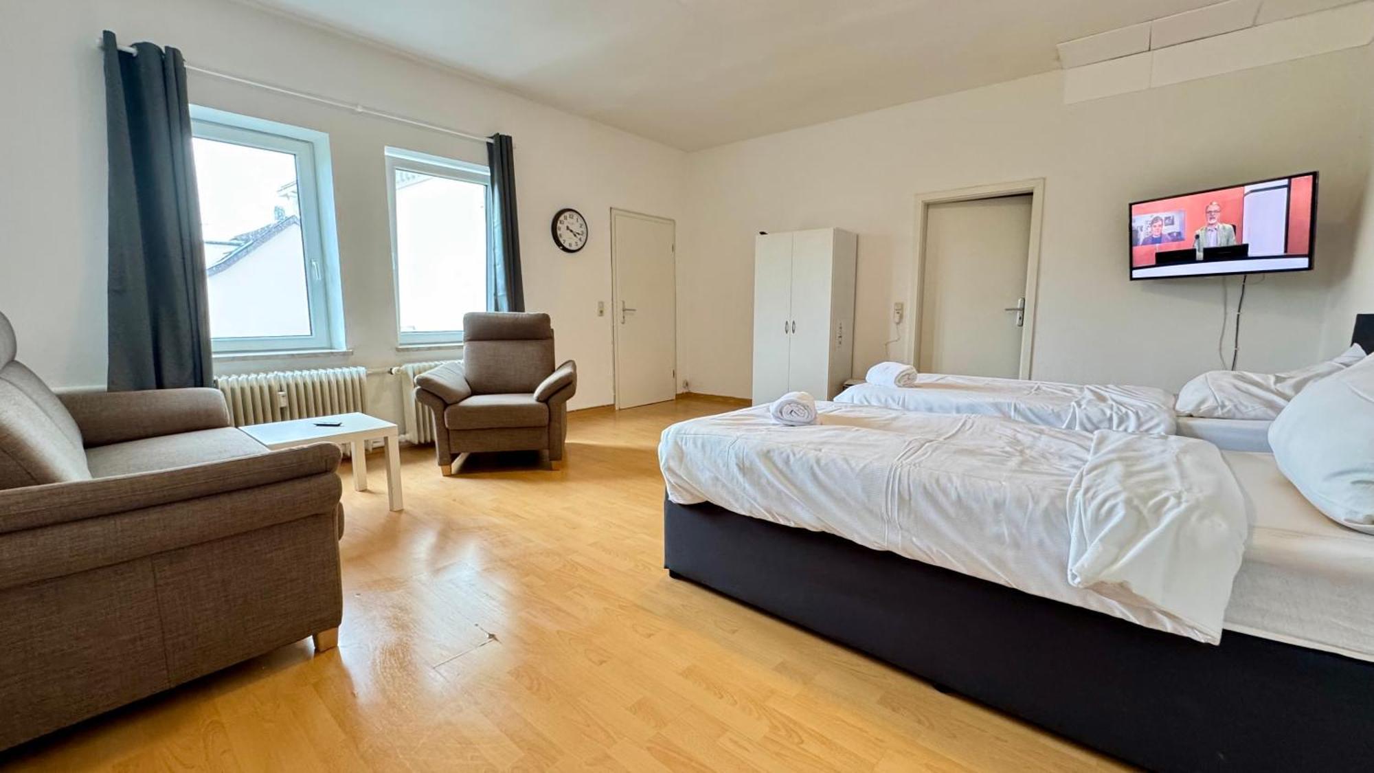 Apartment Im Herzen Von Innenstadt & Hbf Fusslaeufig, Mit Privatparkplatz