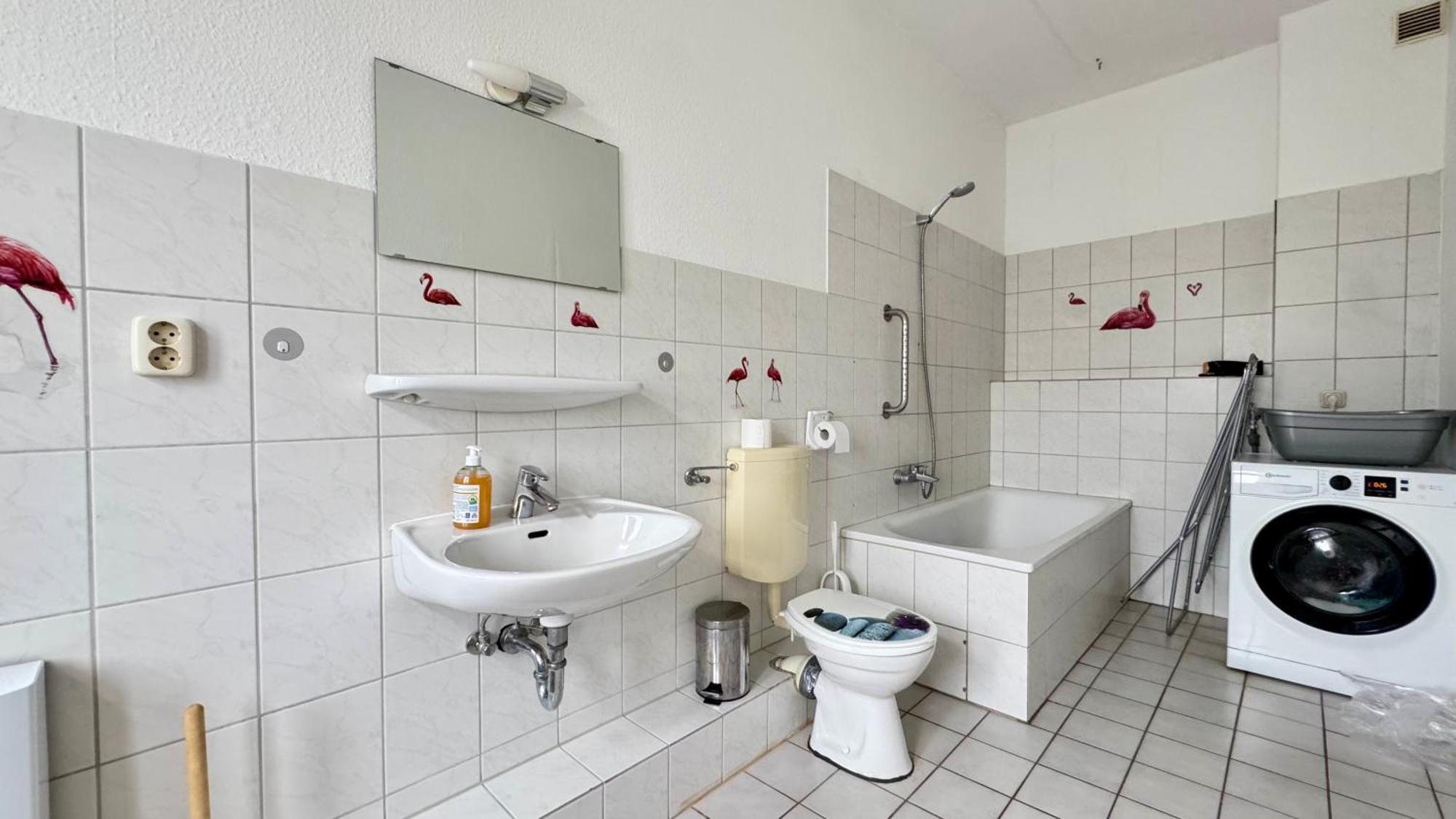 Im Herzen Von Innenstadt & Hbf Fusslaeufig, Mit Privatparkplatz Neumünster