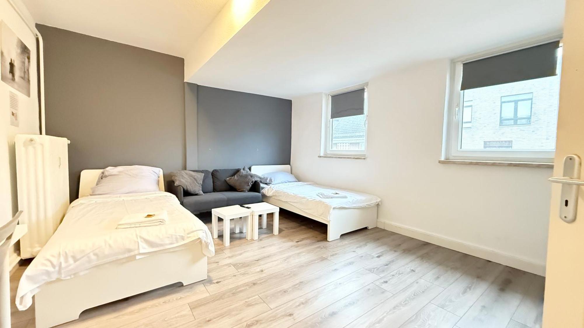 Im Herzen Von Innenstadt & Hbf Fusslaeufig, Mit Privatparkplatz Apartment Neumünster