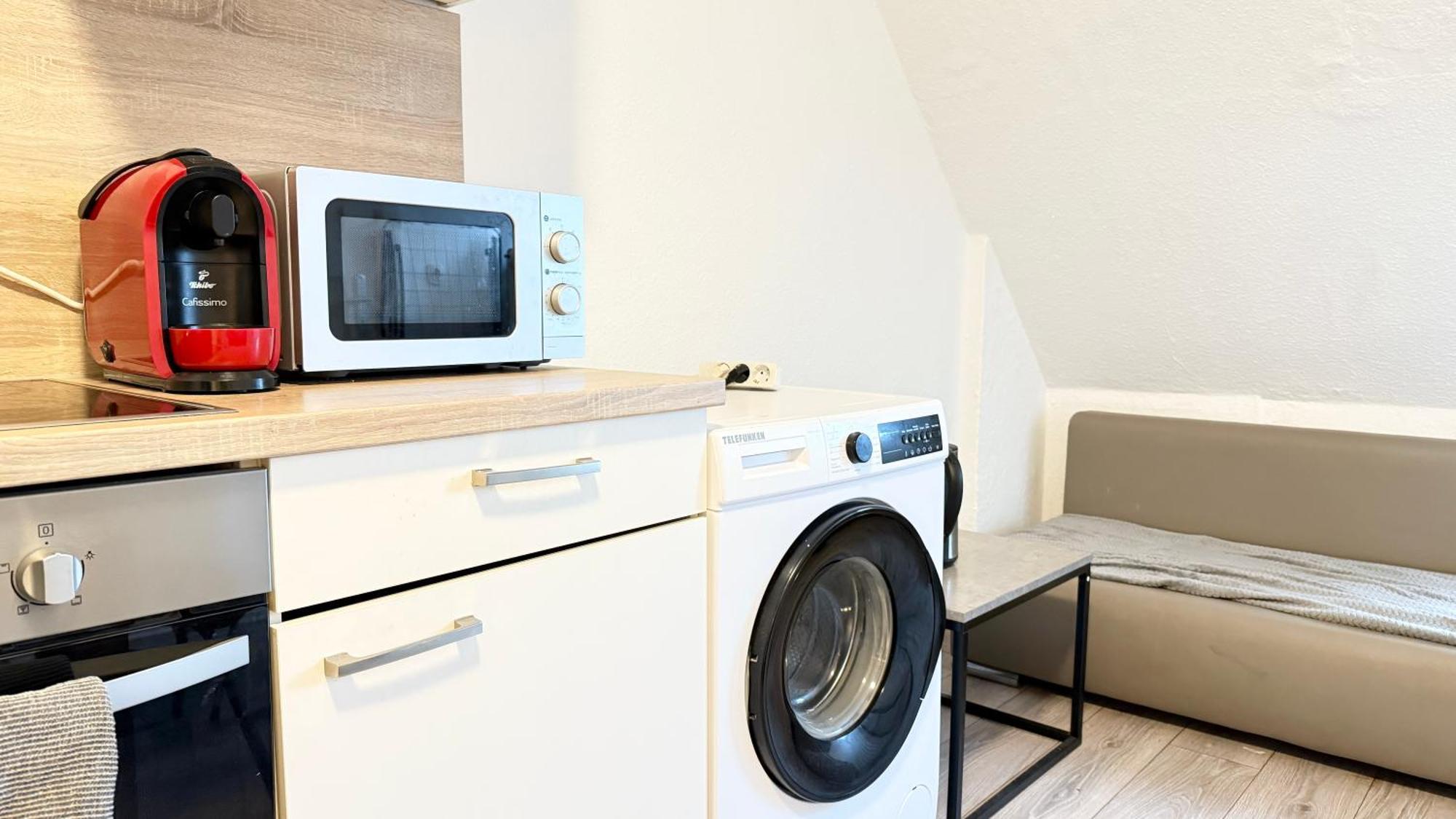 Im Herzen Von Innenstadt & Hbf Fusslaeufig, Mit Privatparkplatz Apartment