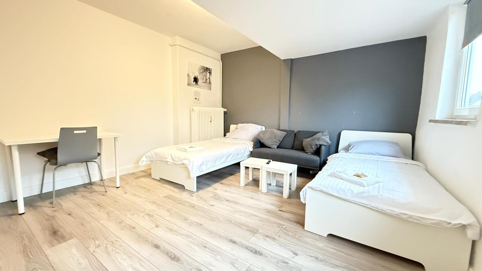 Im Herzen Von Innenstadt & Hbf Fusslaeufig, Mit Privatparkplatz Apartment