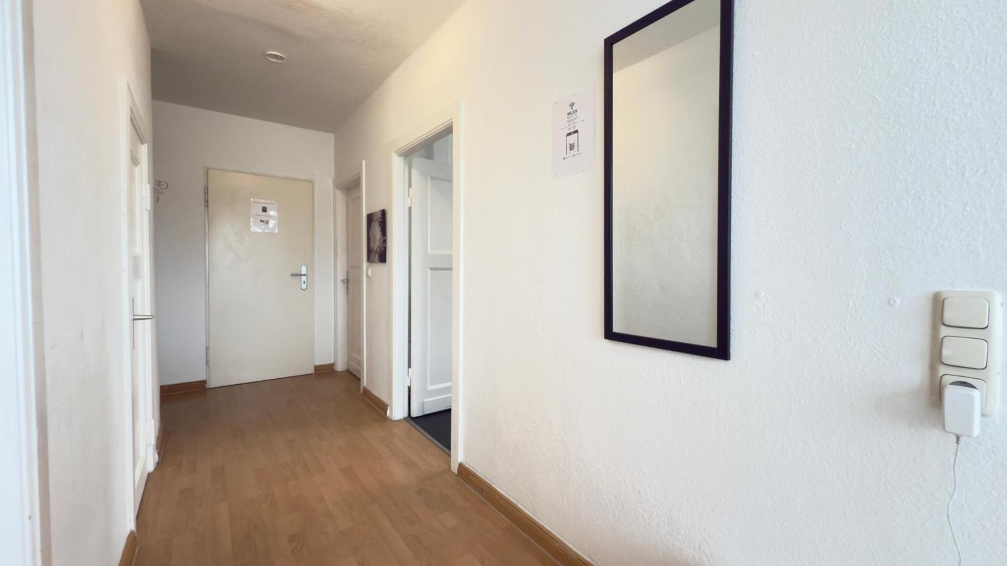 Im Herzen Von Innenstadt & Hbf Fusslaeufig, Mit Privatparkplatz * Neumünster