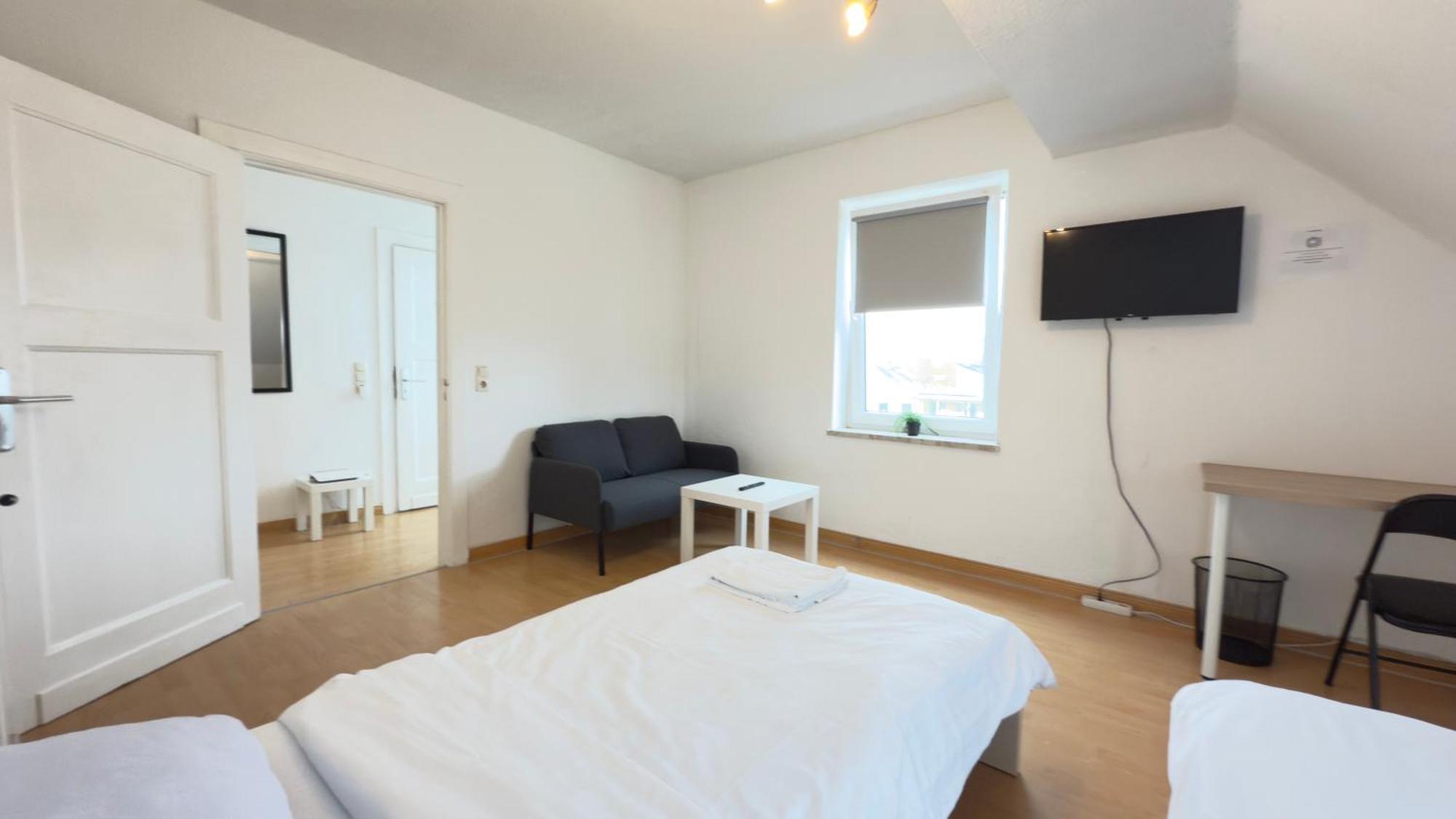 Im Herzen Von Innenstadt & Hbf Fusslaeufig, Mit Privatparkplatz Apartment Neumünster