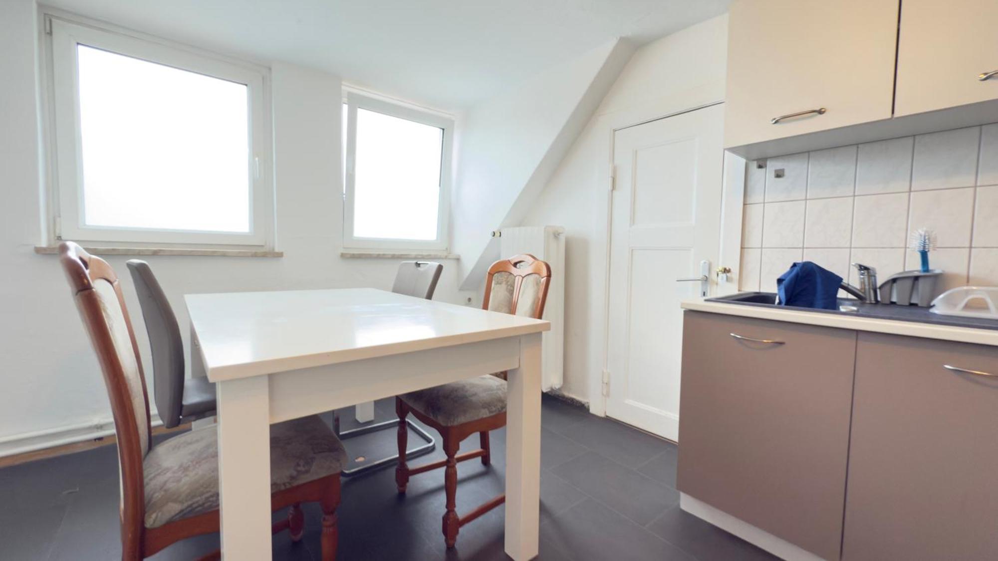 Apartment Im Herzen Von Innenstadt & Hbf Fusslaeufig, Mit Privatparkplatz *