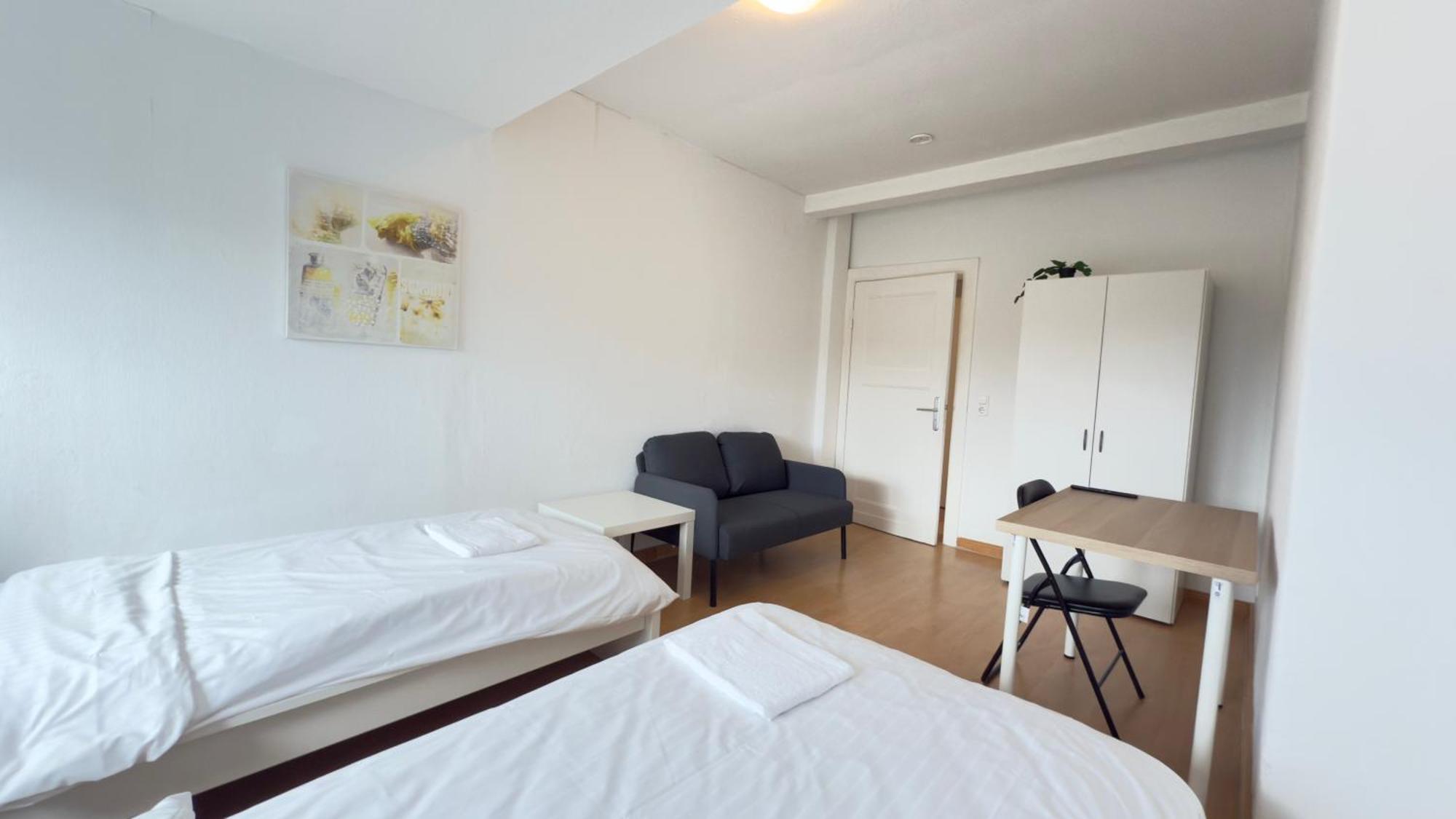 Im Herzen Von Innenstadt & Hbf Fusslaeufig, Mit Privatparkplatz Apartment